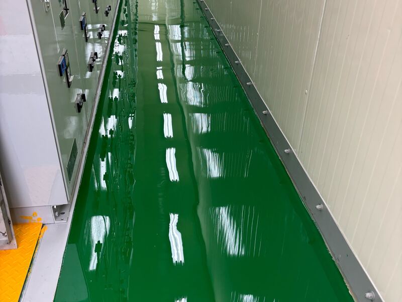 電氣機房綠色環氧地坪與設備周邊收邊