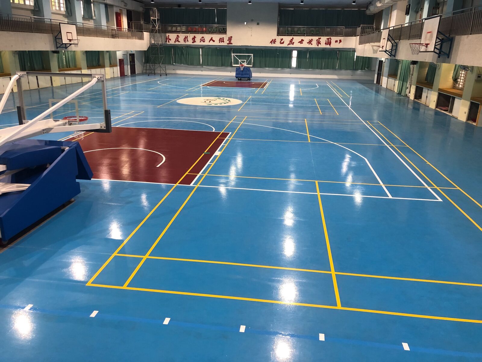 體育館 PU 地坪與多用途標線完工